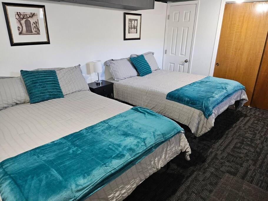 Modern 3br Home, 3 Min Airport. *