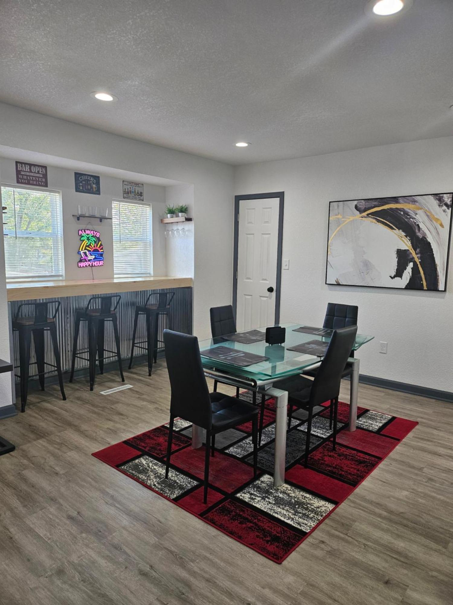 Modern 3br Home, 3 Min Airport. Des Moines